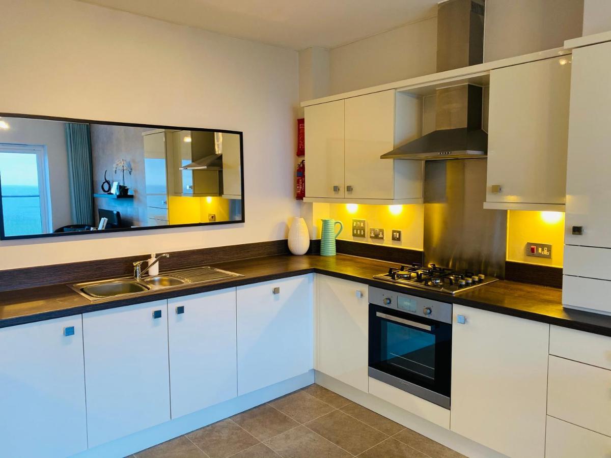 Stunning Sea Views, Luxury Apartment Beaches & Restaurants Are A Short Walk Away Newquay  Exterior photo